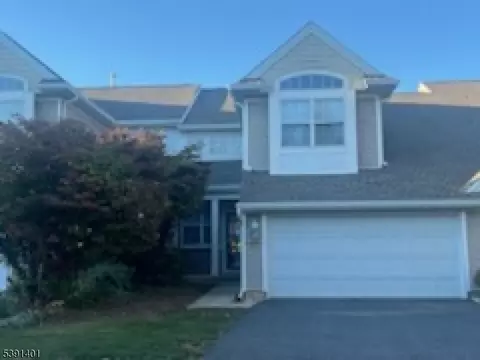1123 Highland Ct, Stewartsville, NJ 08886