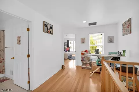 545 Coventry Dr, Nutley, NJ 07110 photo 25