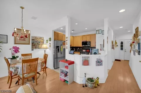 545 Coventry Dr, Nutley, NJ 07110 photo 13