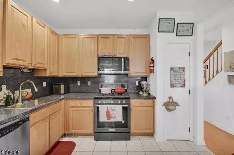 545 Coventry Dr, Nutley, NJ 07110 photo 9