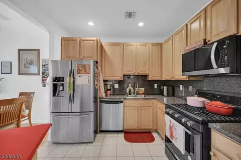 545 Coventry Dr, Nutley, NJ 07110 photo 8