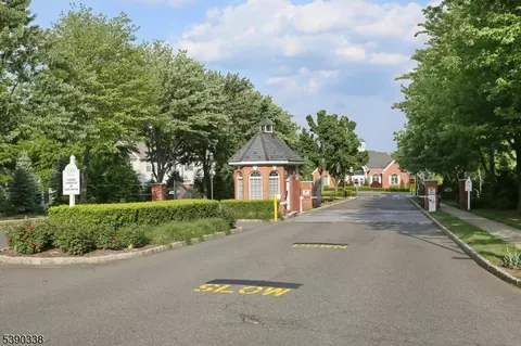 View/Area - 545 Coventry Dr, Nutley, NJ 07110 photo 4 of 5