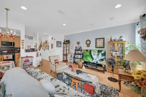 545 Coventry Dr, Nutley, NJ 07110 photo 16