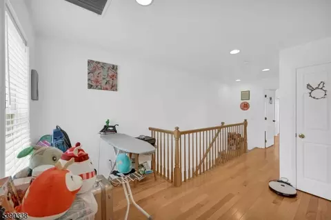 545 Coventry Dr, Nutley, NJ 07110 photo 24