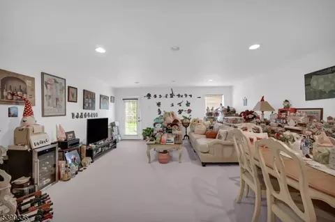 545 Coventry Dr, Nutley, NJ 07110 photo 27