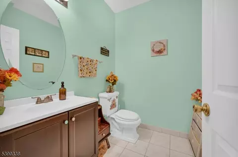 Bath - 545 Coventry Dr, Nutley, NJ 07110 photo 1 of 3