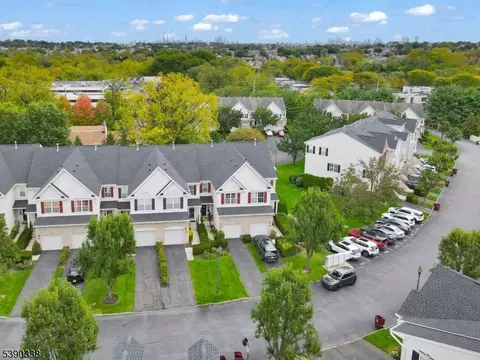 545 Coventry Dr, Nutley, NJ 07110 photo 32