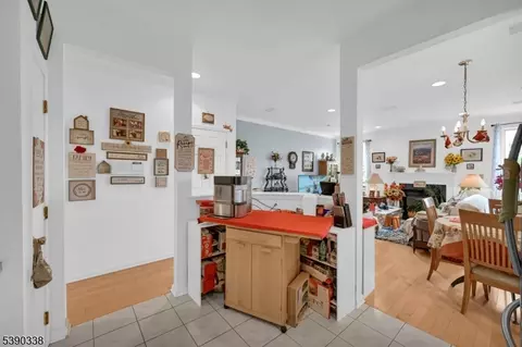 545 Coventry Dr, Nutley, NJ 07110 photo 10
