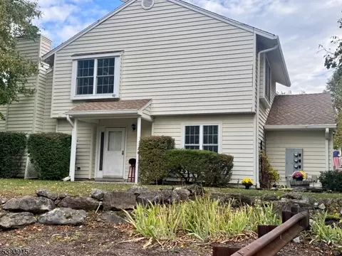 22 Peregrine Pt, Newton, NJ 07860