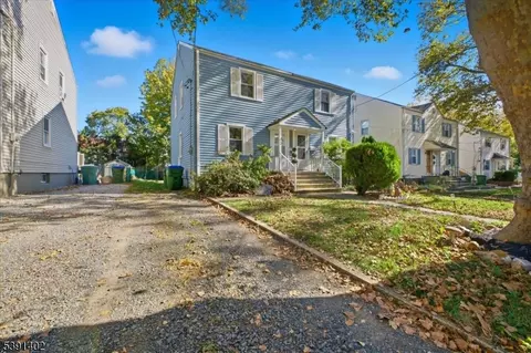 34 Macarthur Dr, Edison, NJ 08837 photo 2