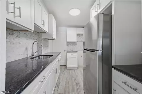 34 Macarthur Dr, Edison, NJ 08837 photo 7