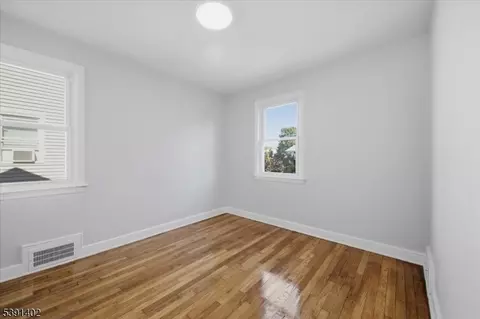 34 Macarthur Dr, Edison, NJ 08837 photo 14