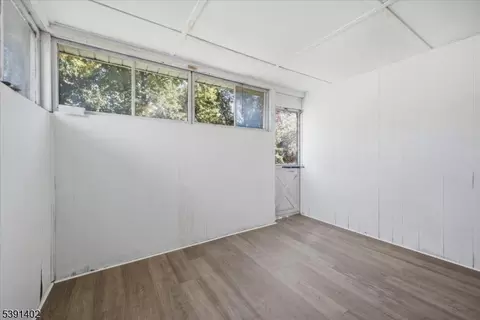34 Macarthur Dr, Edison, NJ 08837 photo 9