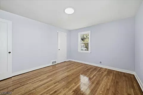 34 Macarthur Dr, Edison, NJ 08837 photo 12