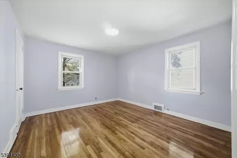 34 Macarthur Dr, Edison, NJ 08837 photo 11