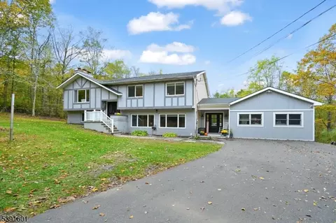 1095 Stillwater Rd, Newton, NJ 07860