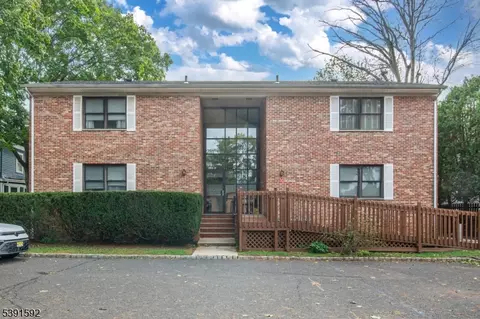 139 Maple Ave #104, Rahway, NJ 07065