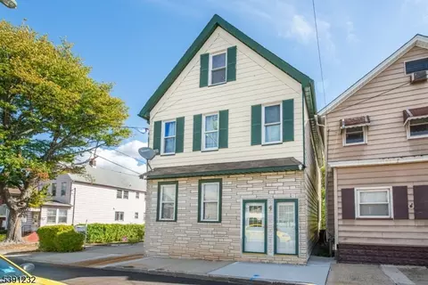 4 Lefferts St, Carteret, NJ 07008