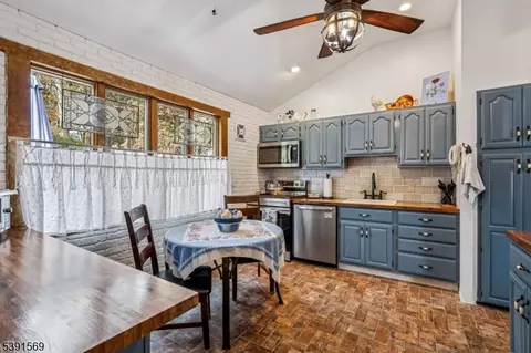 16 Marlo Rd, Wayne, NJ 07470 photo 6