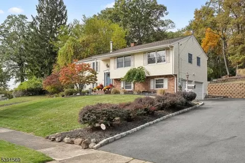 16 Marlo Rd, Wayne, NJ 07470 photo 2