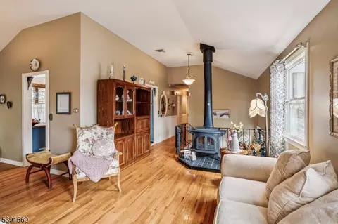 16 Marlo Rd, Wayne, NJ 07470 photo 4