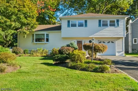 2 Glen Ave, Summit, NJ 07901