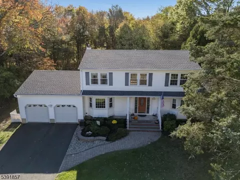 7 Monfort Dr, Hillsborough, NJ 08844
