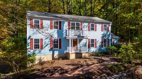 6 Quarry Ct, Randolph, NJ 07869