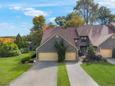16 Quincy Ln # A, West Milford, NJ 07480