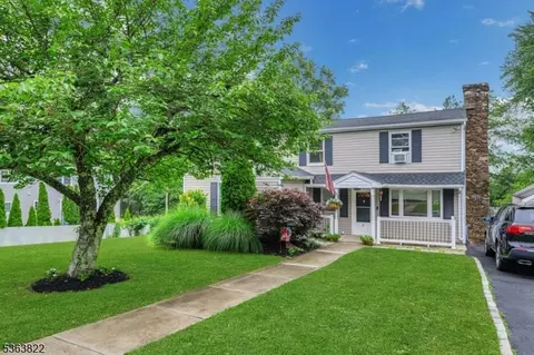 4 Cedar Rd, Towaco, NJ 07082