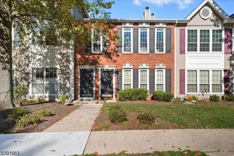 103 Amethyst Way, Franklin Park, NJ 08823