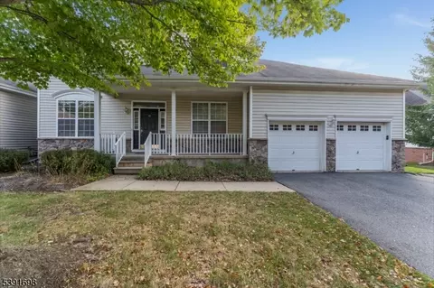 15 Colts Ln, Flemington, NJ 08822