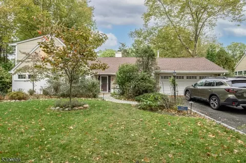 865 Norgate Dr, Ridgewood, NJ 07450