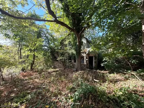 672 Uniontown Rd, Phillipsburg, NJ 08865