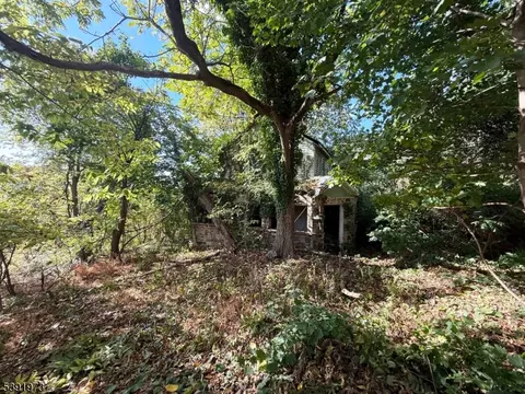 672 Uniontown Rd, Phillipsburg, NJ 08865