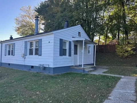 11 Cleveland Ave, Dover, NJ 07801