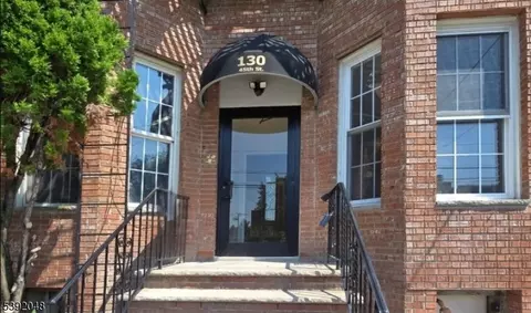 130 45th St #2, Union City, NJ 07087