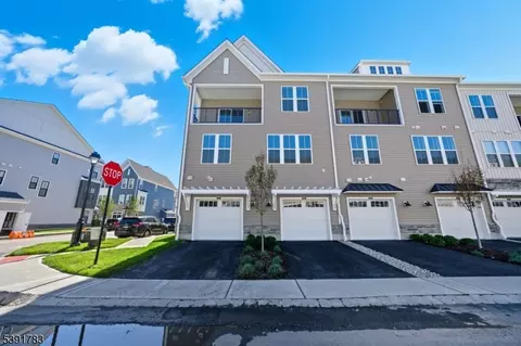 8101 Donatello Dr, Princeton, NJ 08540