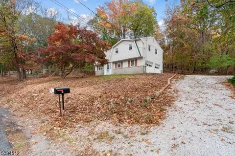 14 Hillside Ter, Green Twp, NJ 07821