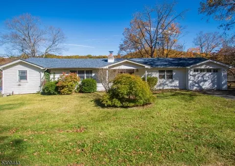59 S Shore Dr, Wantage, NJ 07461
