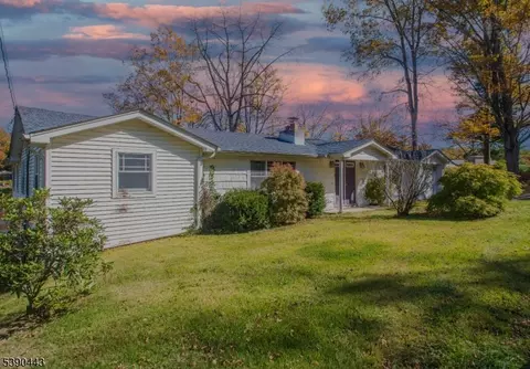 59 S Shore Dr, Wantage, NJ 07461