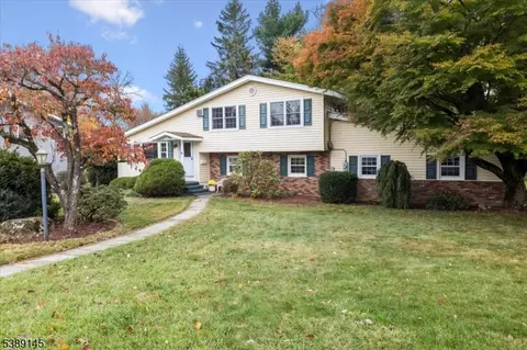 10 Mildred Dr, Sparta, NJ 07871