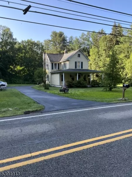 100 La Rue Rd, Newfoundland, NJ 07435
