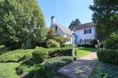 4 Normandie Pl, Cranford, NJ 07016