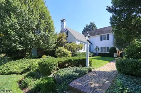 4 Normandie Pl, Cranford, NJ 07016