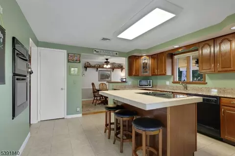 71 Lake Trl E, Wayne, NJ 07470 photo 13