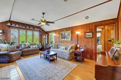 71 Lake Trl E, Wayne, NJ 07470 photo 11