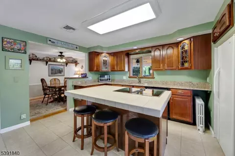 71 Lake Trl E, Wayne, NJ 07470 photo 12
