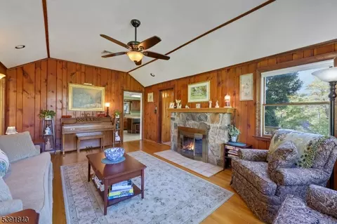 71 Lake Trl E, Wayne, NJ 07470 photo 10
