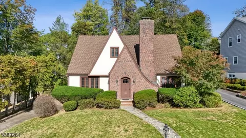 10 Randolph Pl, Verona, NJ 07044